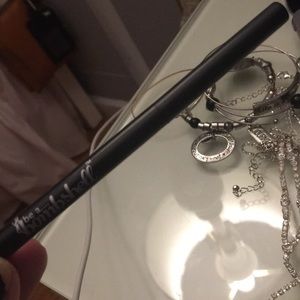 Bombshell black eyeliner